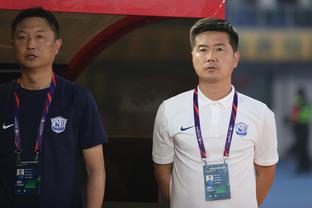 媒体人：两位国脚在征亚洲杯期间变自由球员，这倒是“活久见”